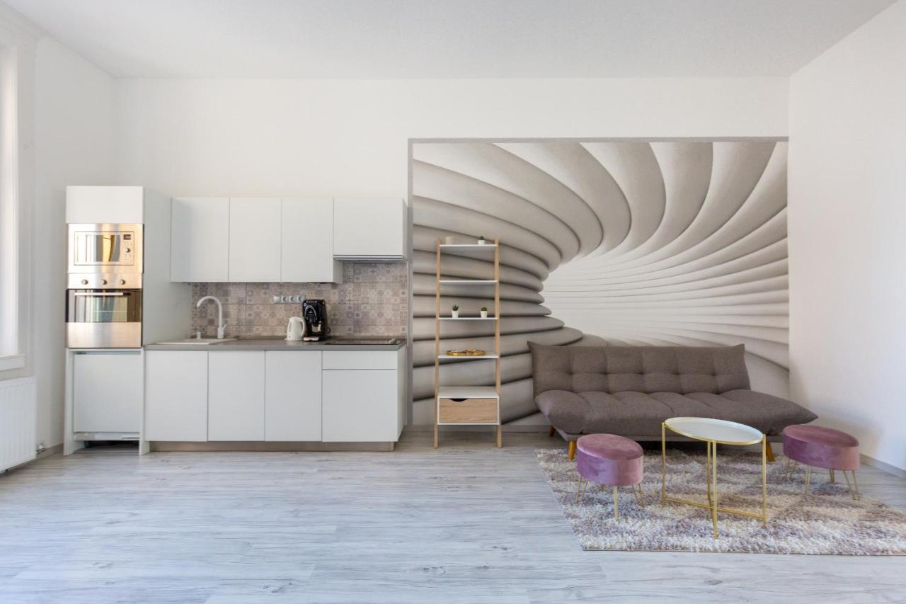 Designer Apartment On The Budapest Broadway With 2Br And Ac ภายนอก รูปภาพ